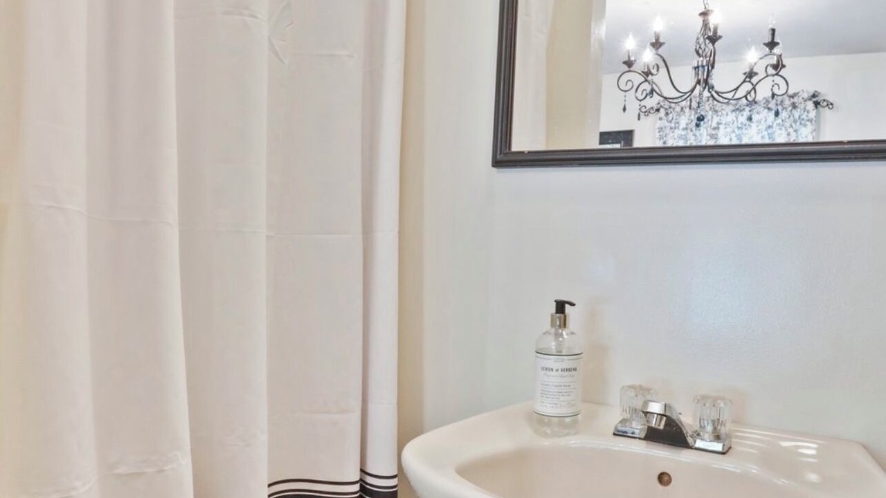 Photo of Bathroom in Points