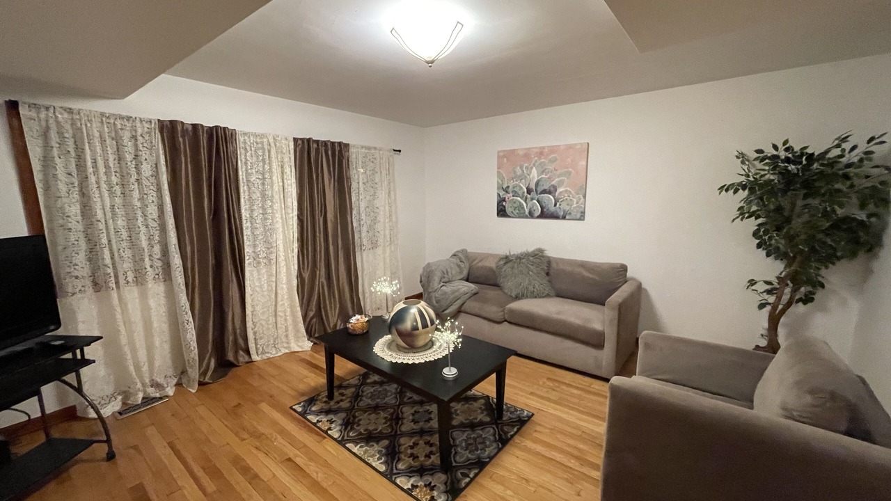 Photo of Livingroom in Budlong Woods
