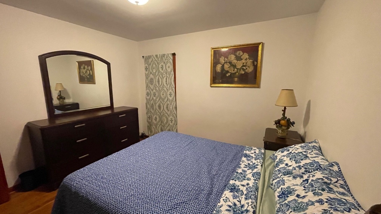 Photo of Bedroom in Budlong Woods