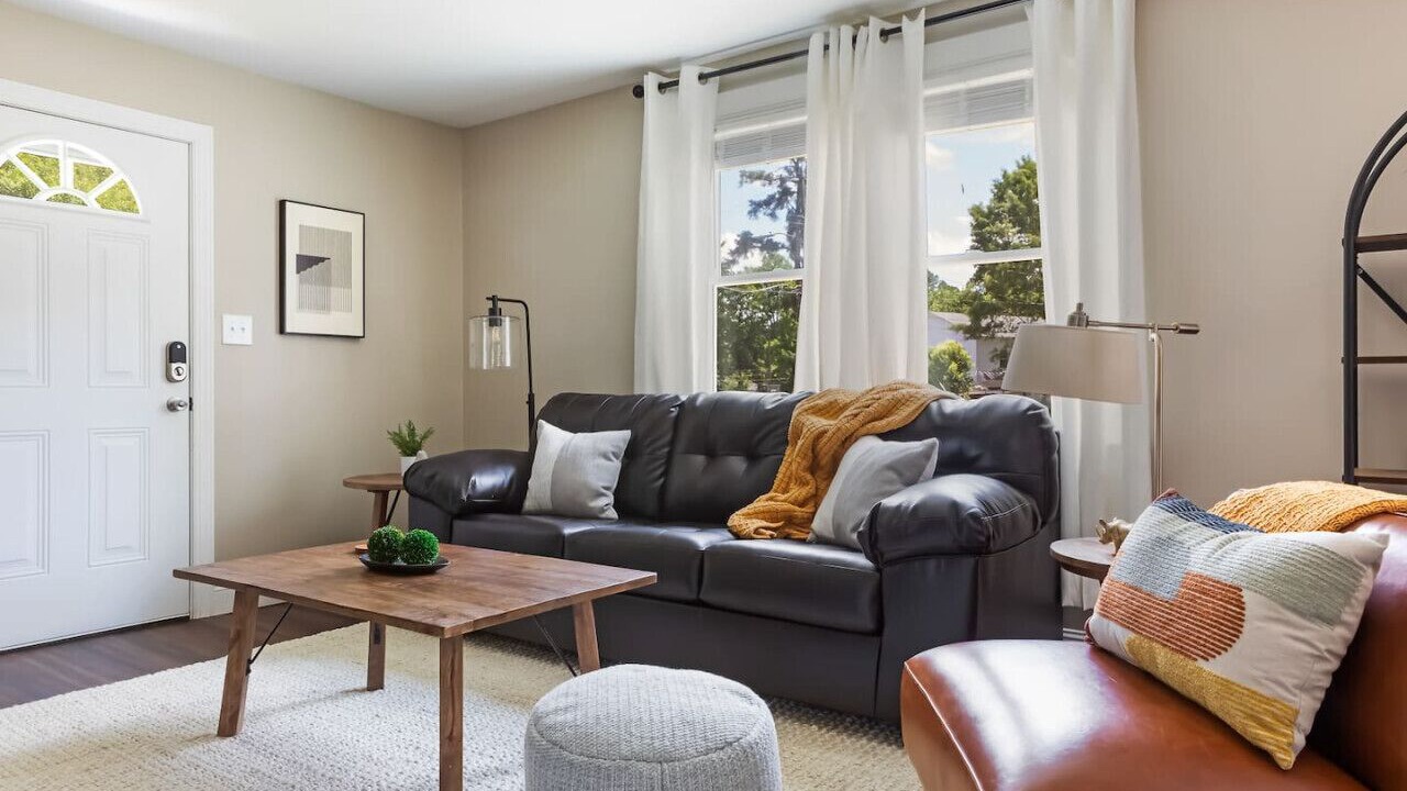 Photo of Livingroom in Southeast Raleigh