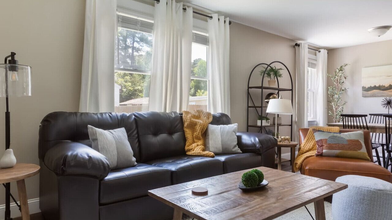 Photo of Livingroom in Southeast Raleigh