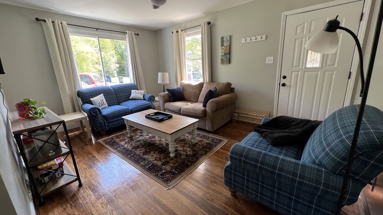 Photo of Livingroom in Southeast Raleigh