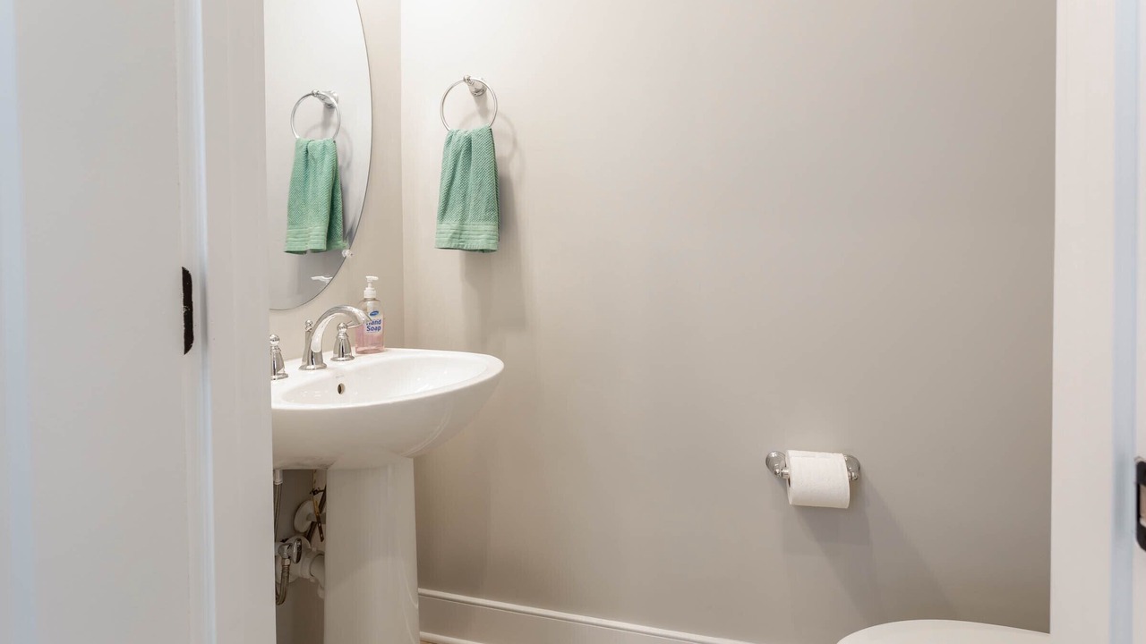 Photo of Bedroom in Country Club Estates