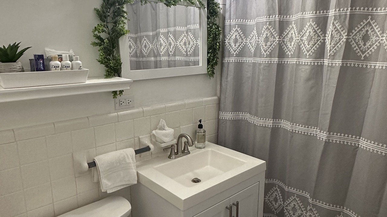 Photo of Bathroom in Guntersville