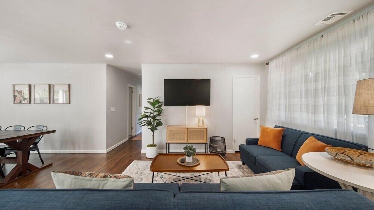 Photo of Livingroom in Broken Arrow