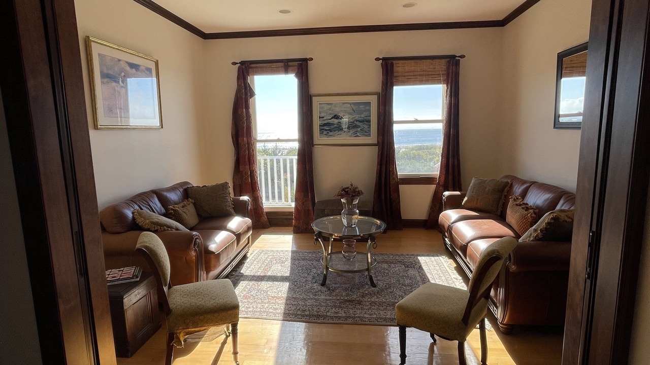 Photo of Livingroom in Admiral Estates