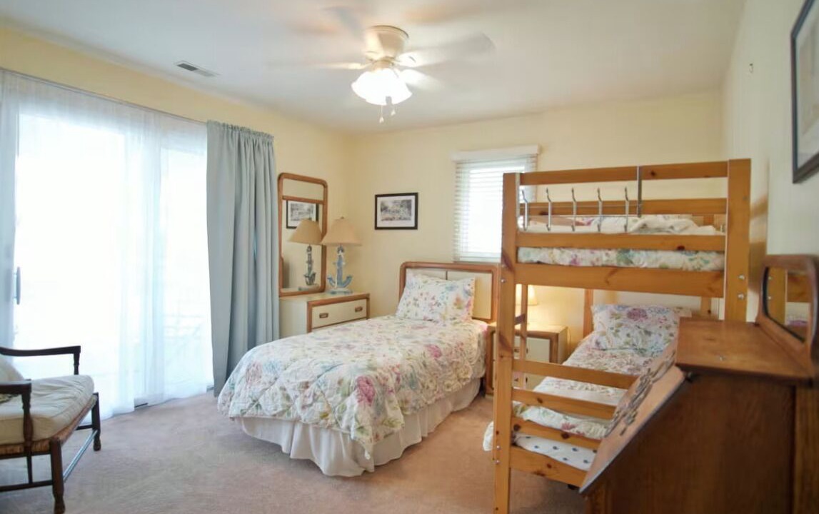 Photo of Bedroom in Townsend's Inlet