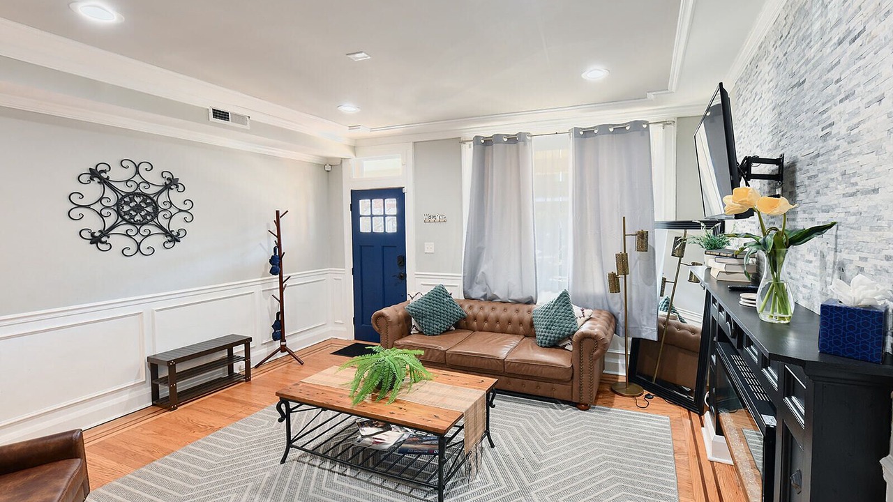 Photo of Livingroom in Bayview