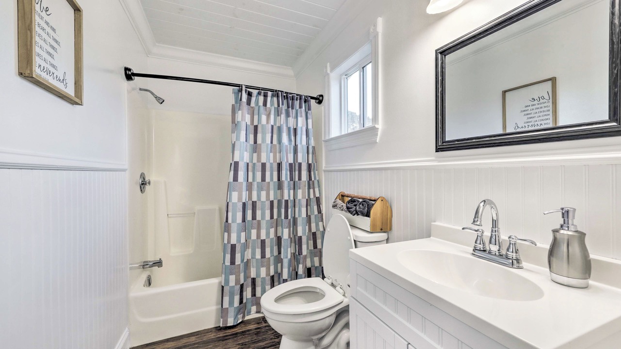Photo of Bathroom in Dunlap