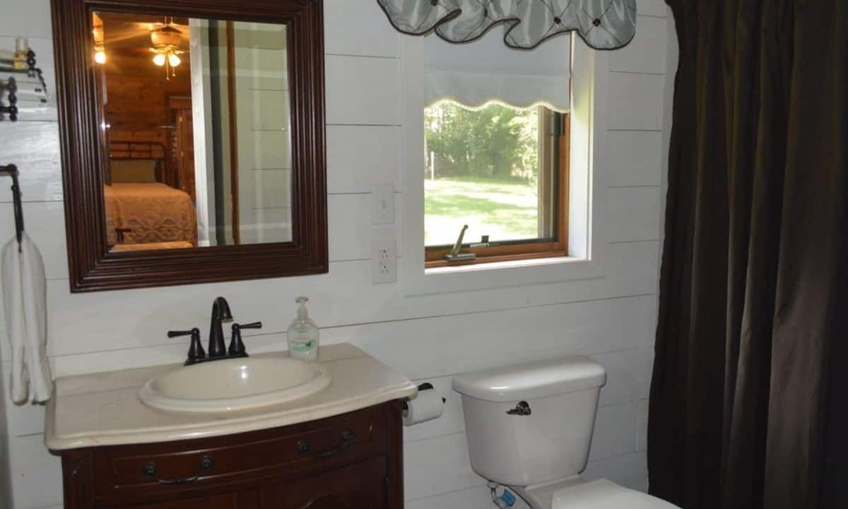 Photo of Bathroom in Bell Buckle