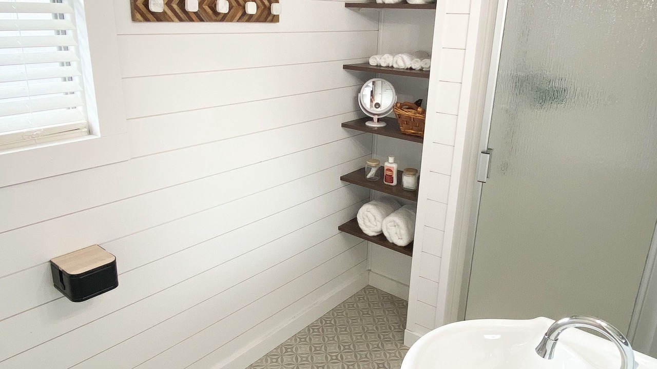 Photo of Bathroom in East Dubuque