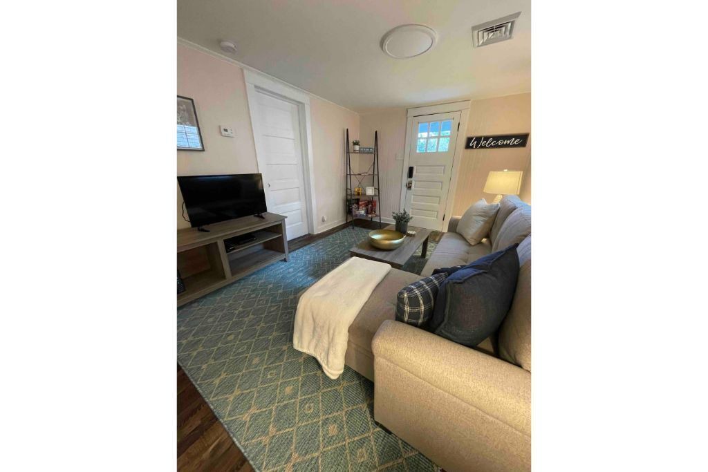 Photo of Livingroom in Edenton