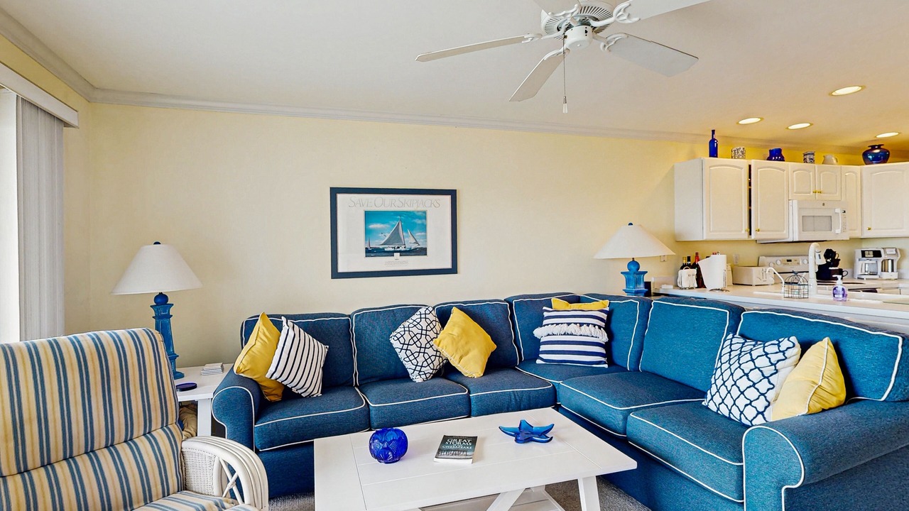 Photo of Livingroom in Heron Harbour Isle