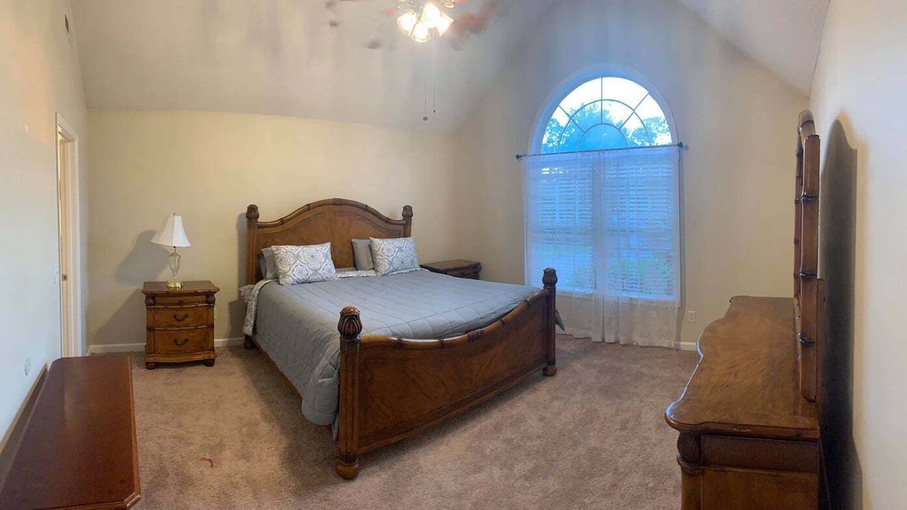 Photo of Bedroom in Oakland