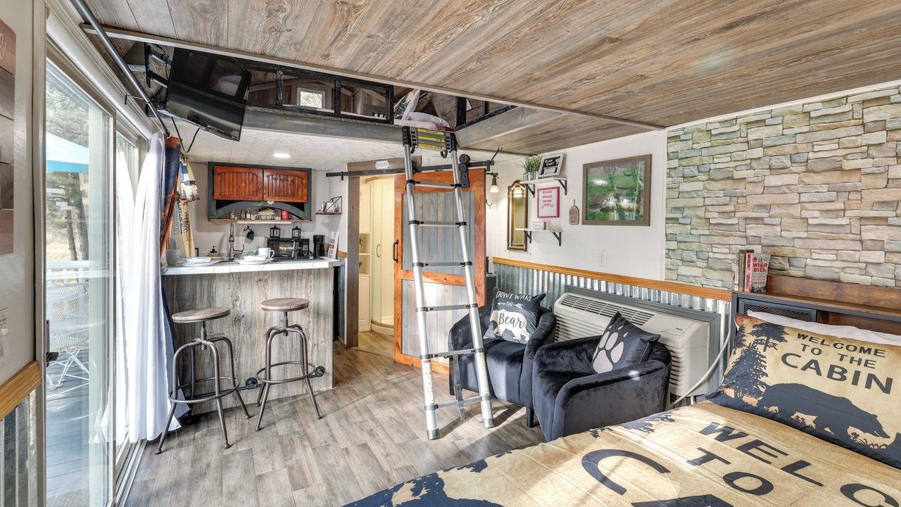 Photo of Bedroom in Hermosa