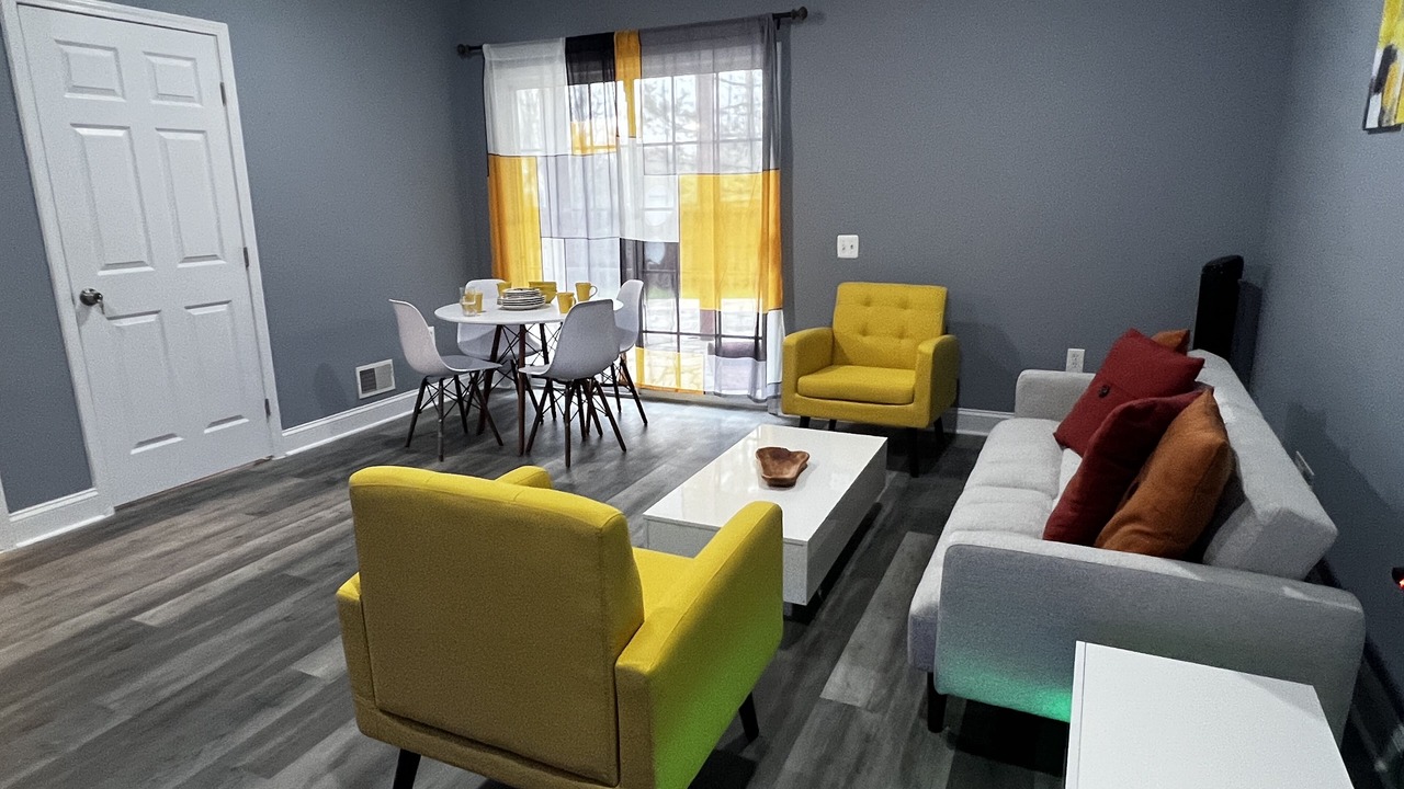 Photo of Livingroom in Dulles Town Center