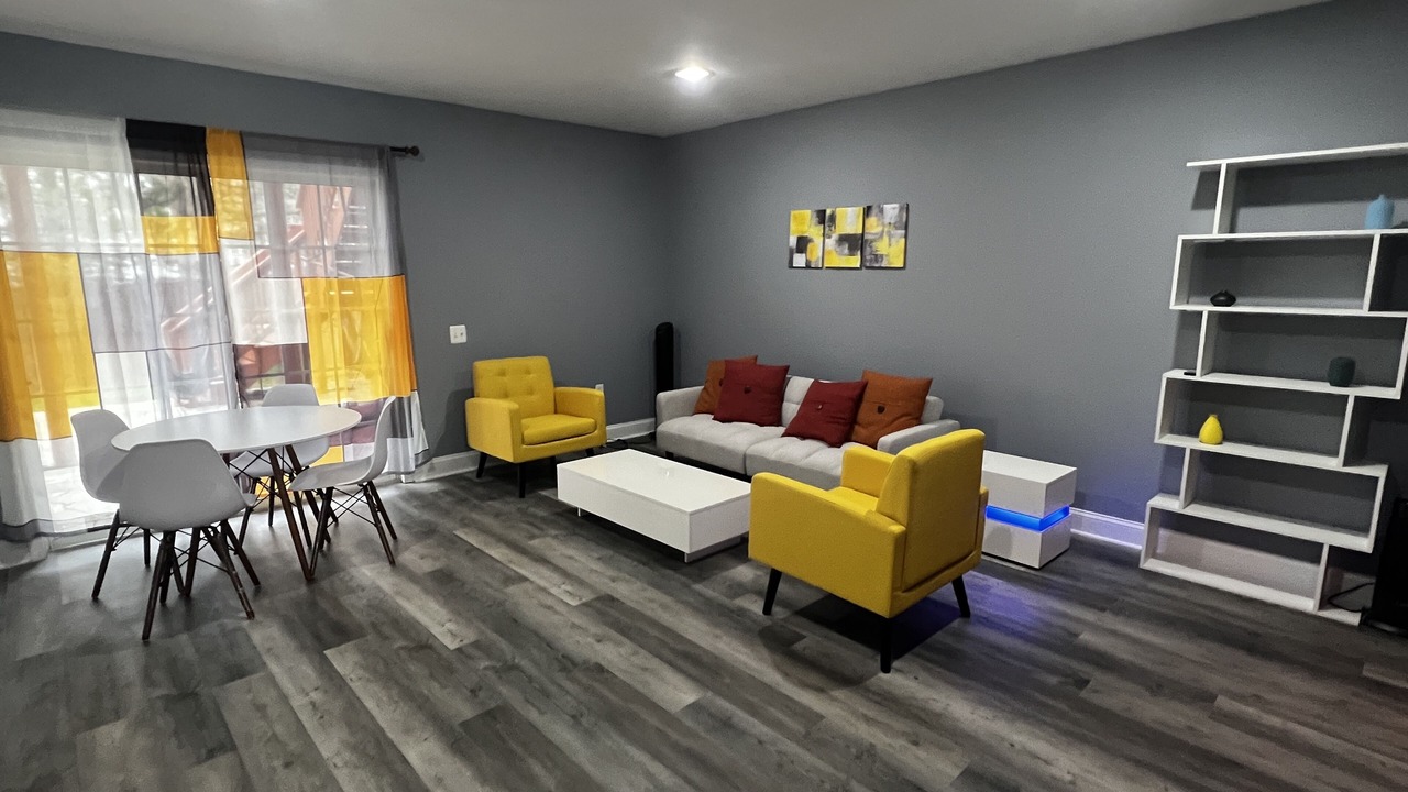 Photo of Livingroom in Dulles Town Center