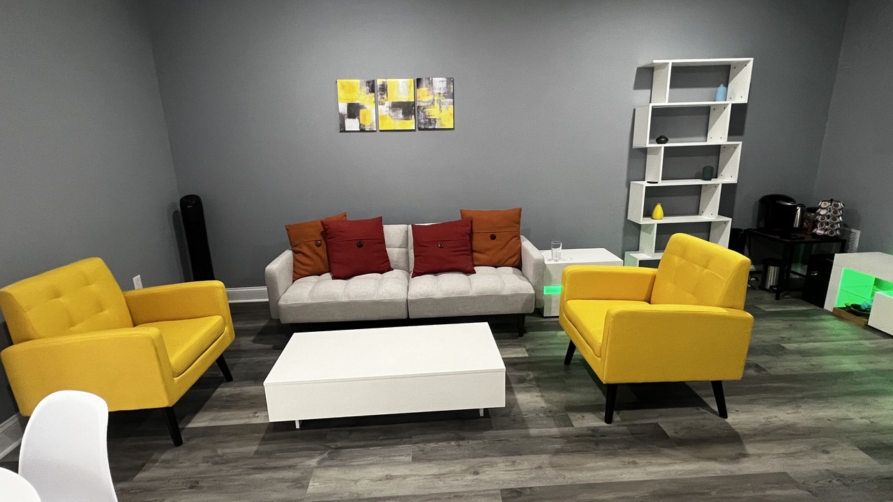 Photo of Livingroom in Dulles Town Center
