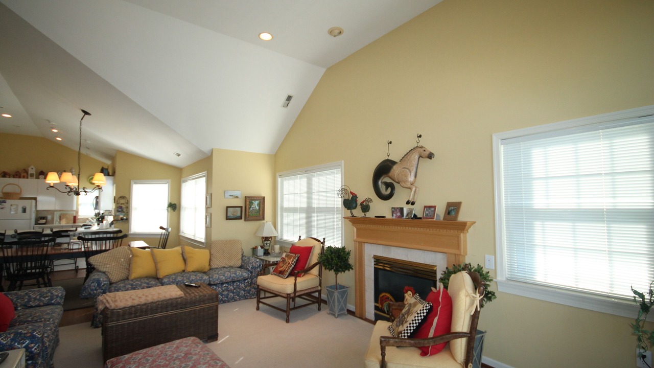Photo of Livingroom in Admiral Estates
