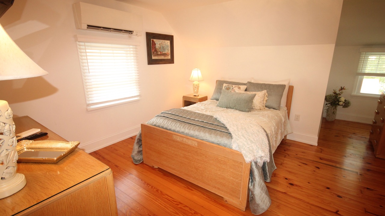 Photo of Bedroom in Village Green