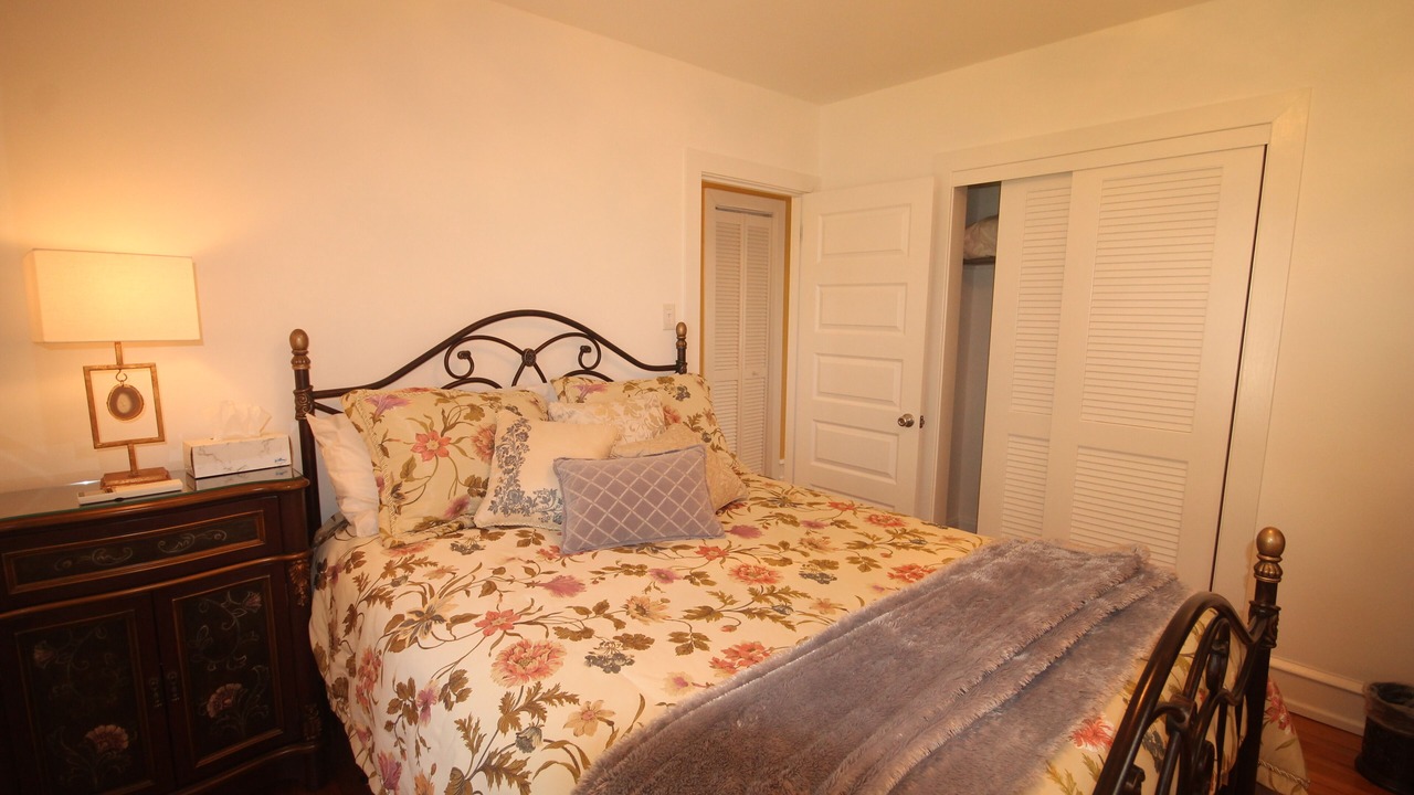 Photo of Bedroom in Village Green