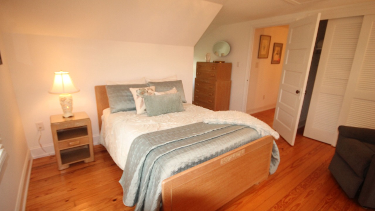 Photo of Bedroom in Village Green
