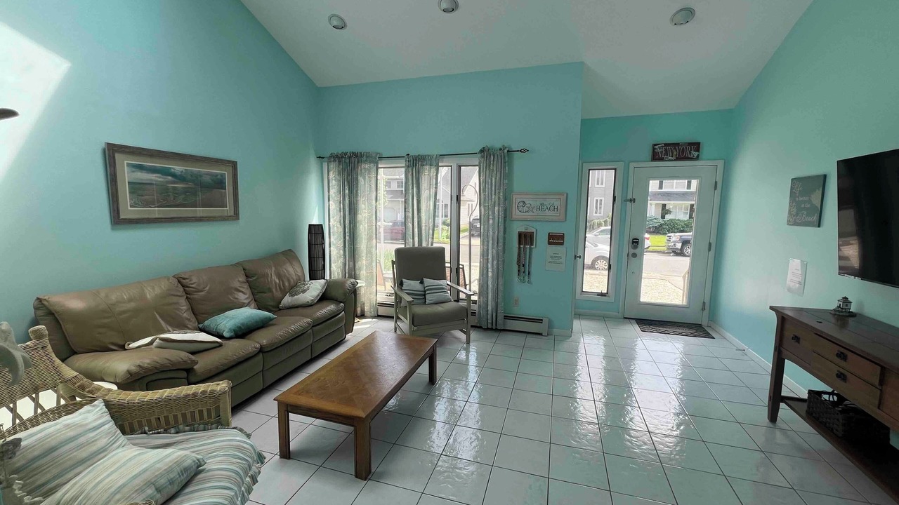 Photo of Livingroom in Avon
