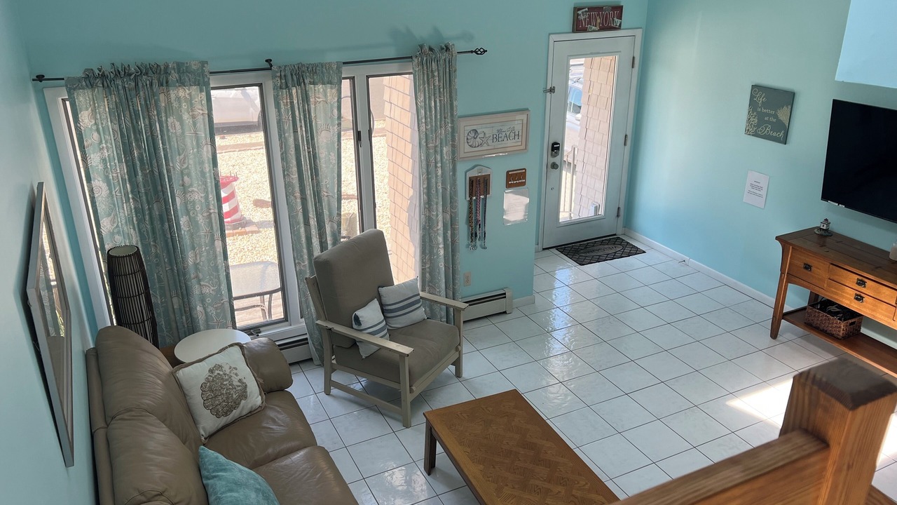 Photo of Livingroom in Avon