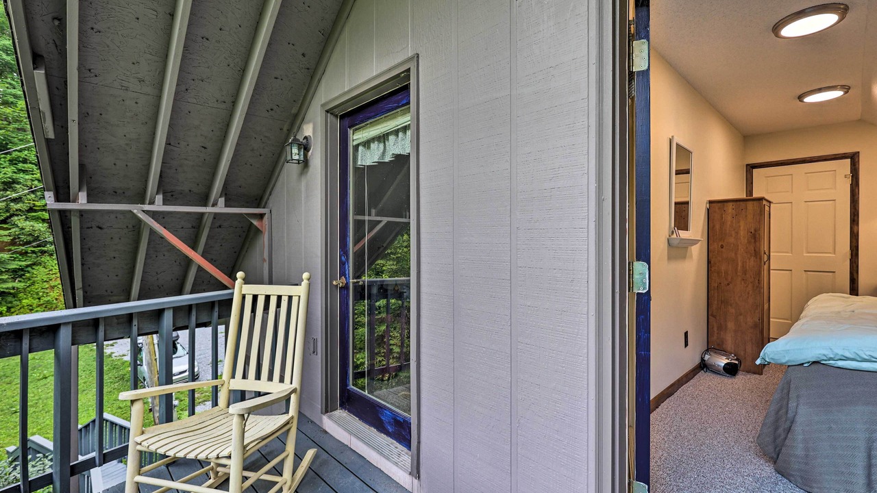 Photo of Patio Balcony in Roan Mountain