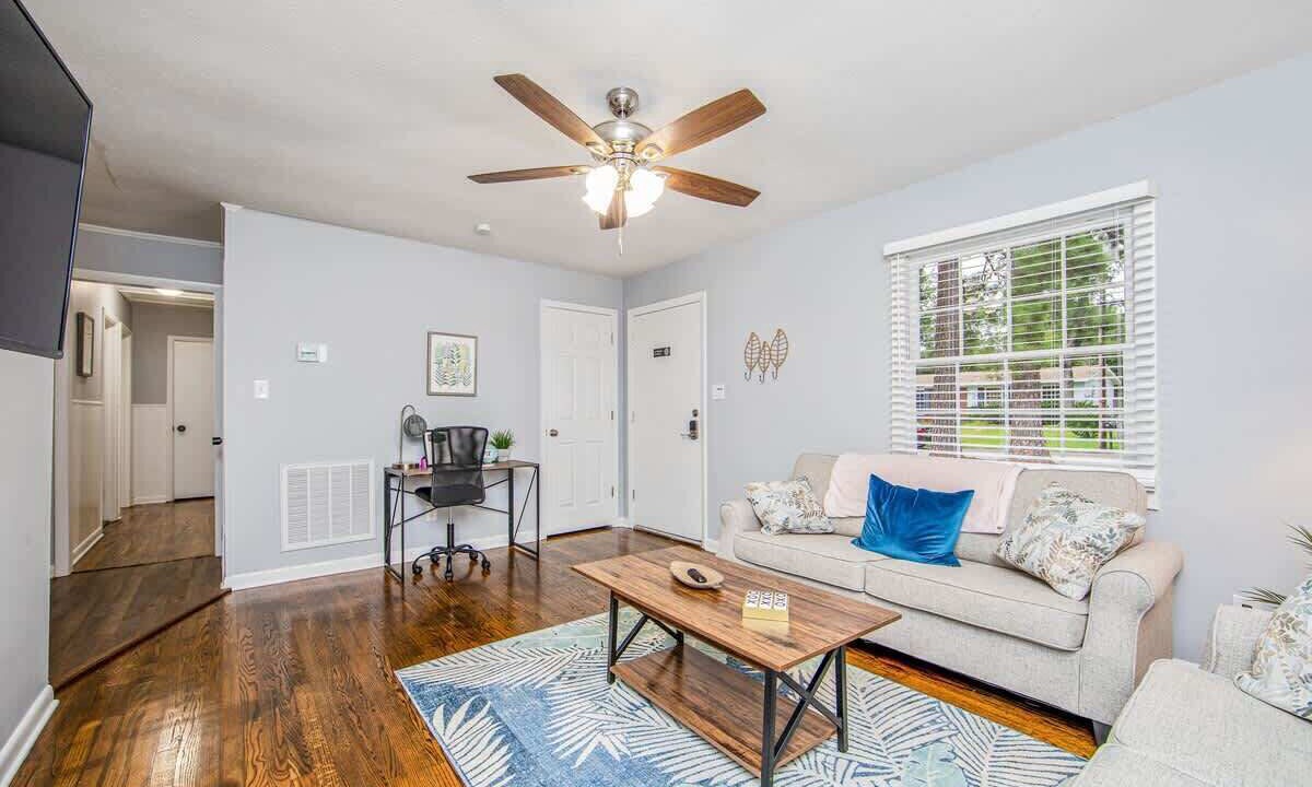 Photo of Livingroom in Westover