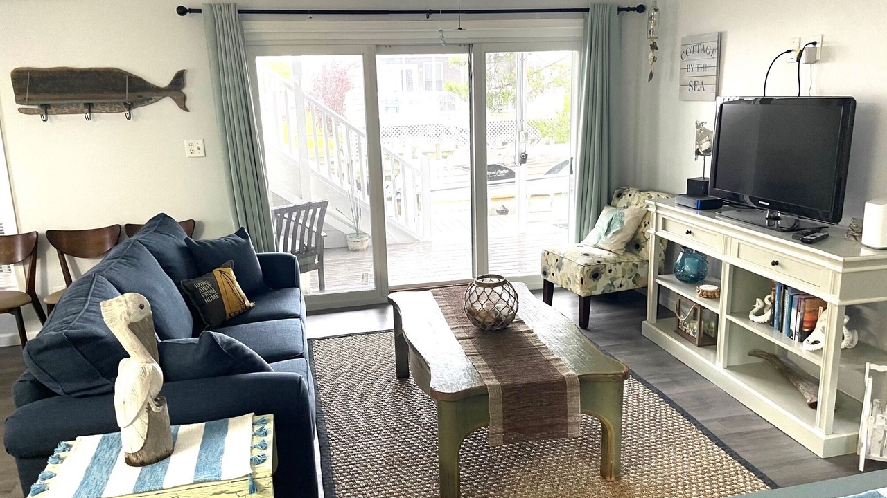Photo of Livingroom in Caine Woods