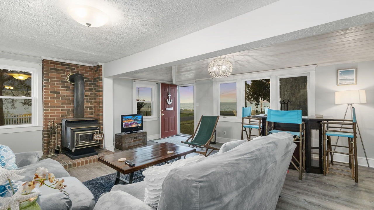 Photo of Bedroom in Colonial Beach