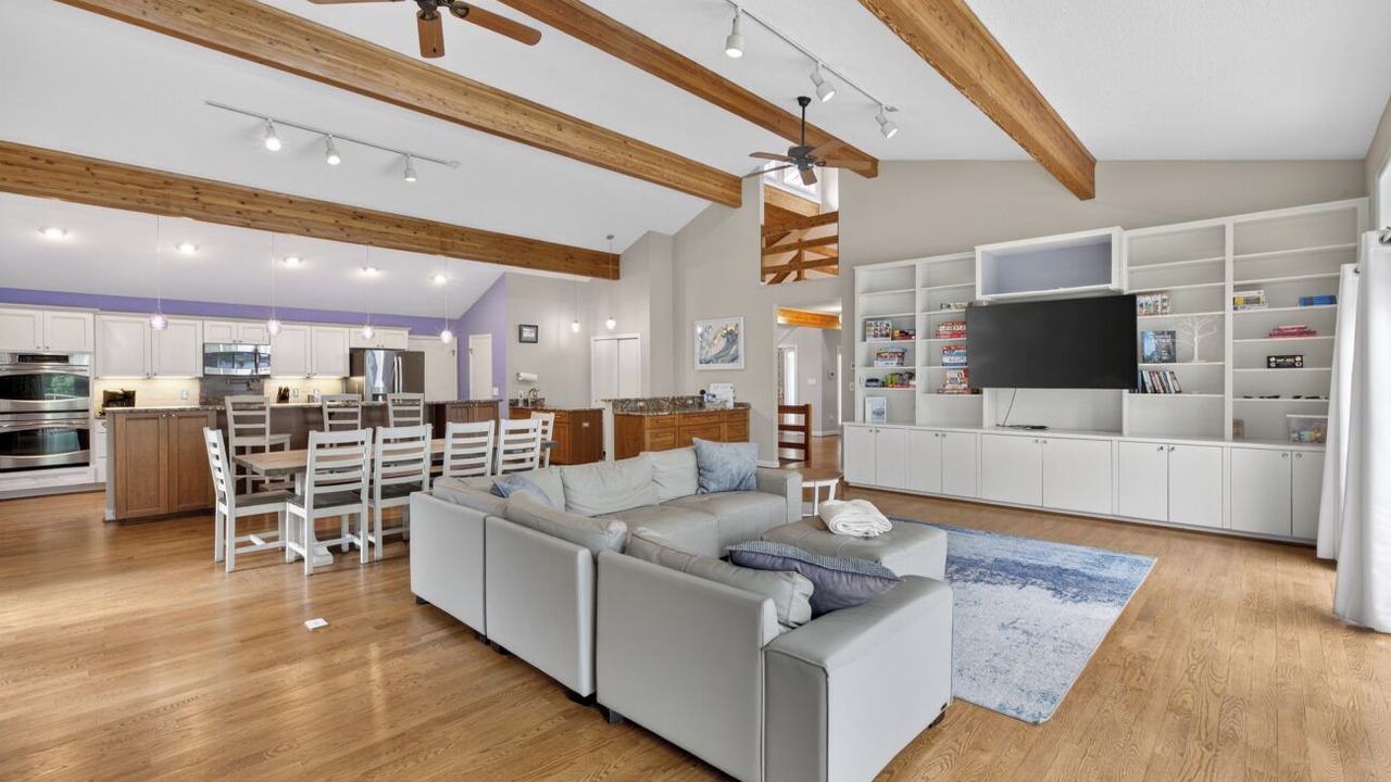 Photo of Livingroom in Locust Grove