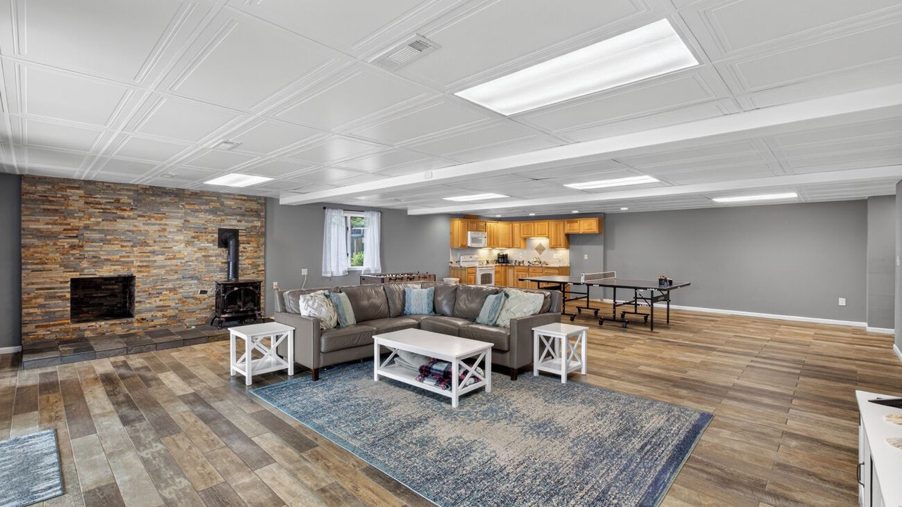 Photo of Livingroom in Locust Grove