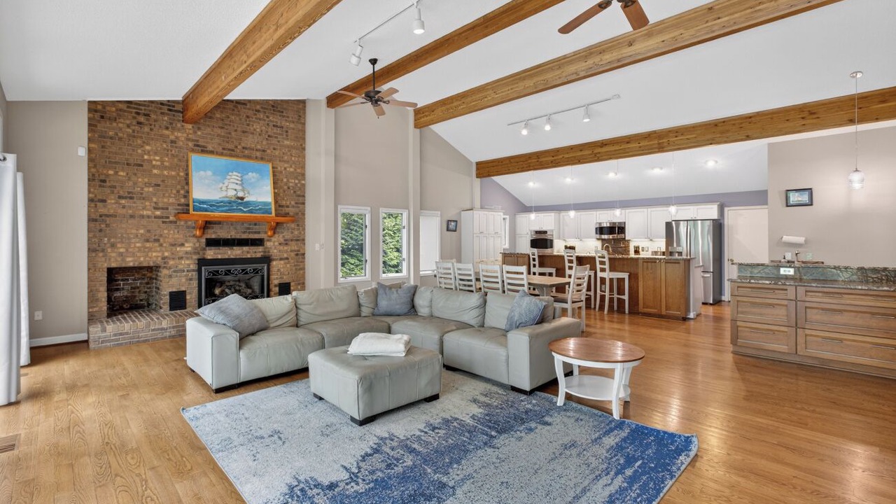 Photo of Livingroom in Locust Grove