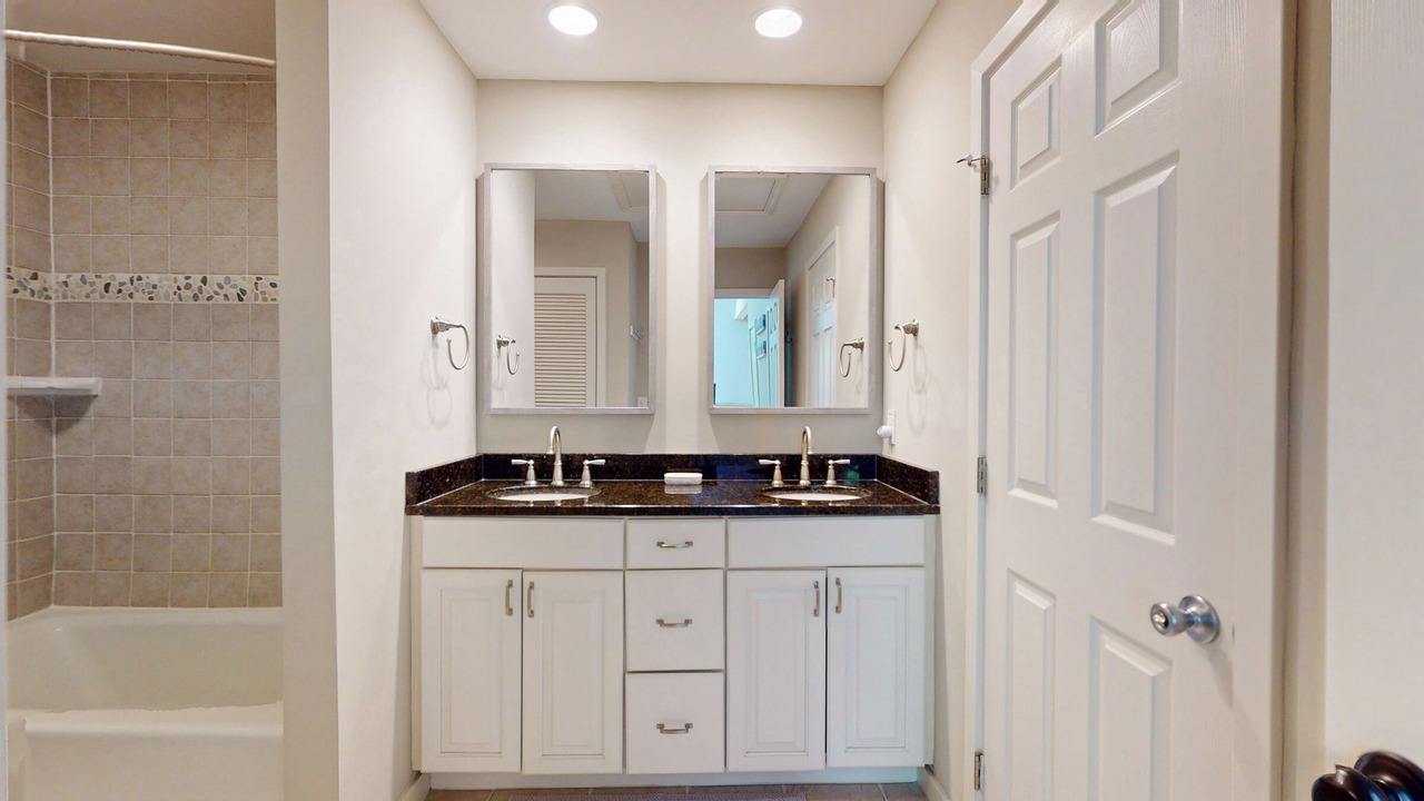 Photo of Bathroom in Palmetto Dunes