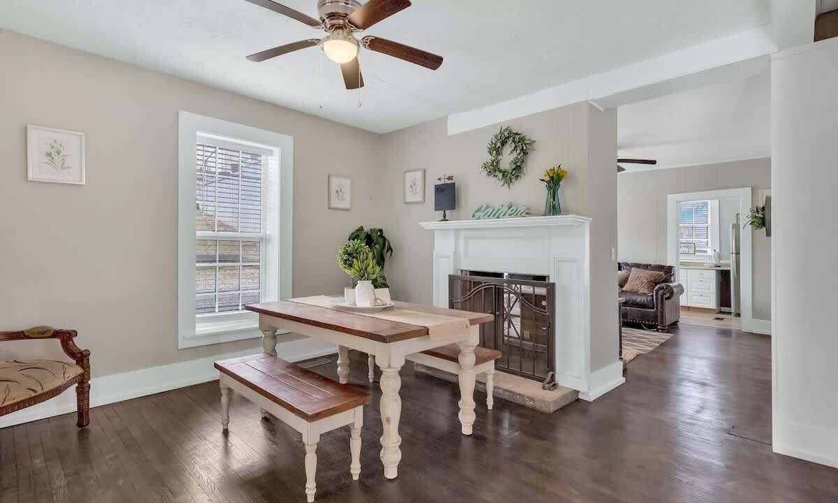 Photo of Livingroom in Lenoir City