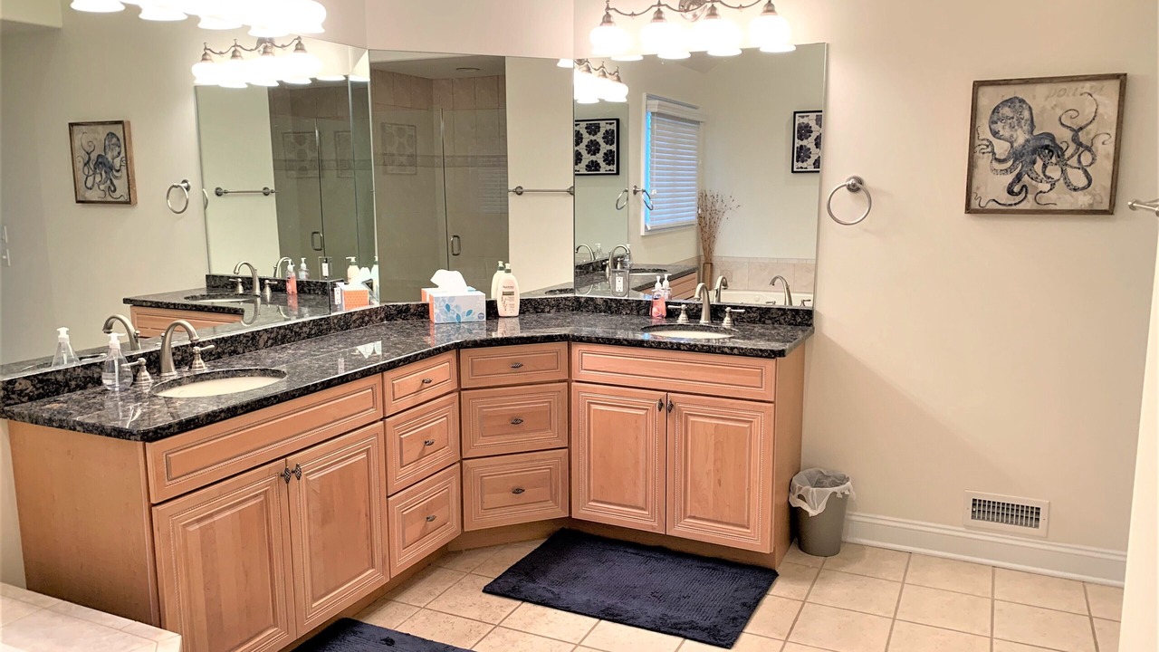 Photo of Bathroom in Stone Harbor