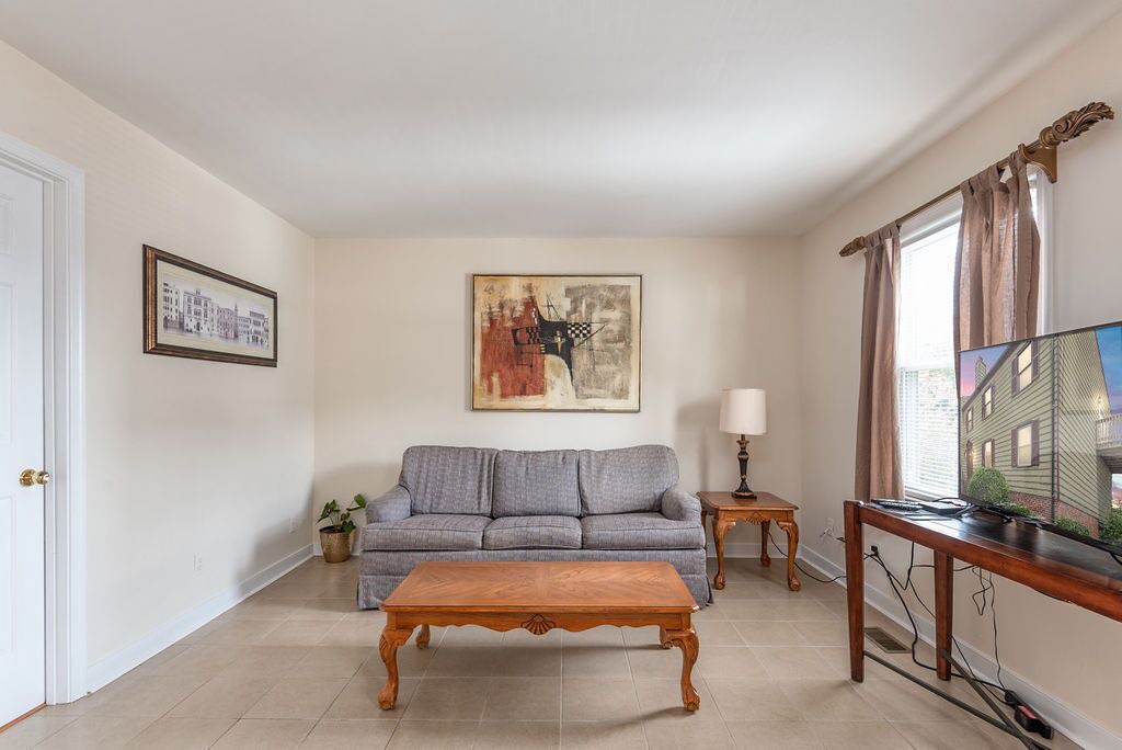 Photo of Livingroom in Old Town Fredericksburg