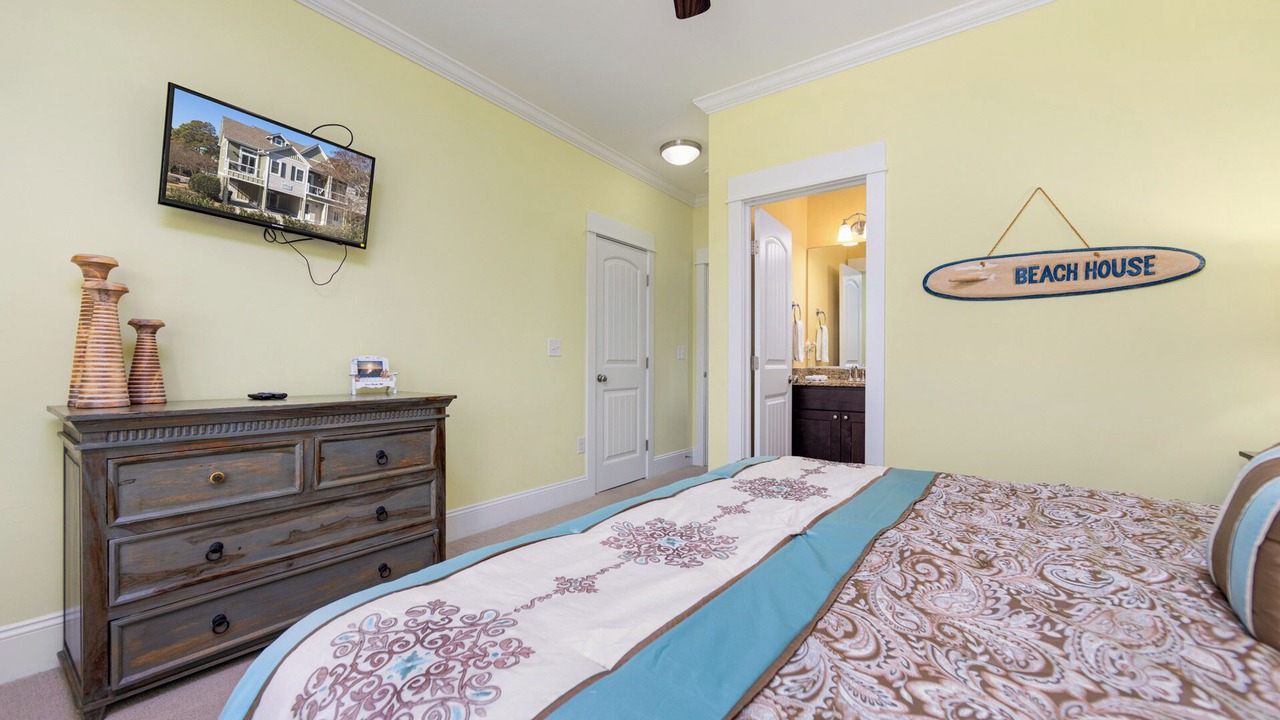 Photo of Bedroom in Corolla Light