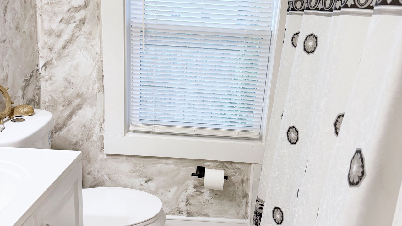 Photo of Bathroom in Colonial Beach