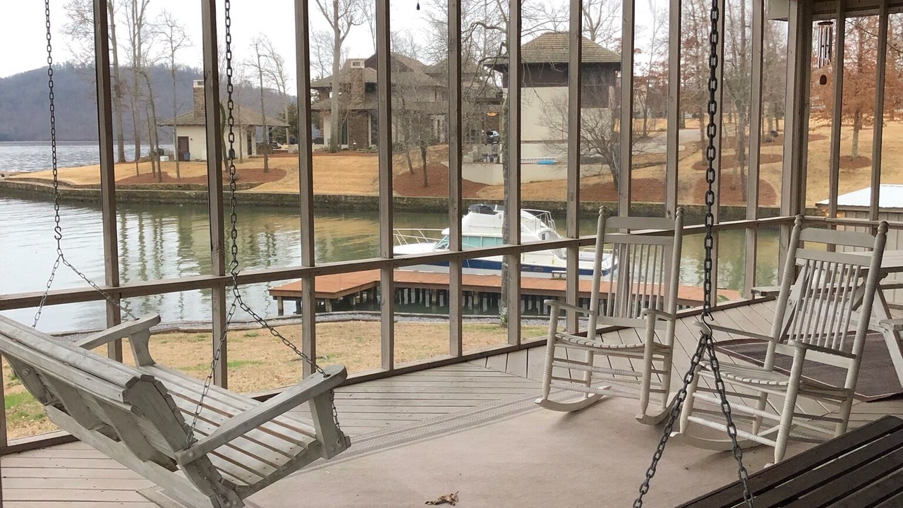 Photo of Patio Balcony in Guntersville