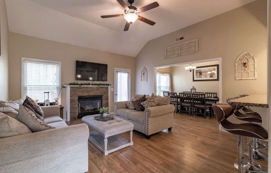 Photo of Livingroom in McCutcheon Field