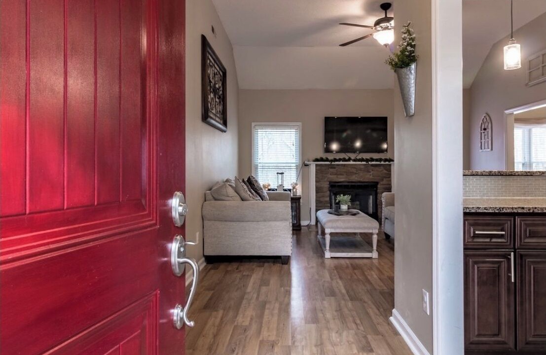 Photo of Livingroom in McCutcheon Field