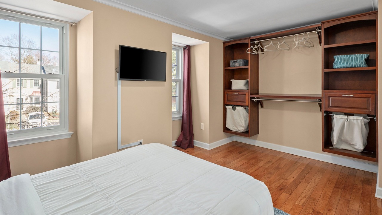 Photo of Bedroom in Potomac Falls