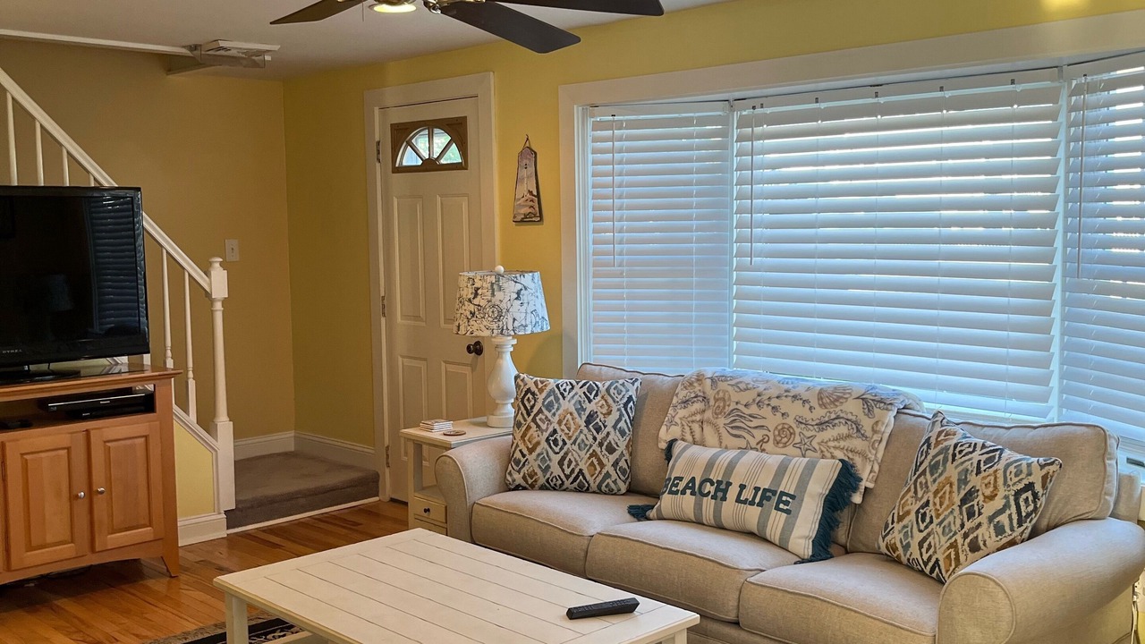 Photo of Livingroom in Beach Haven West