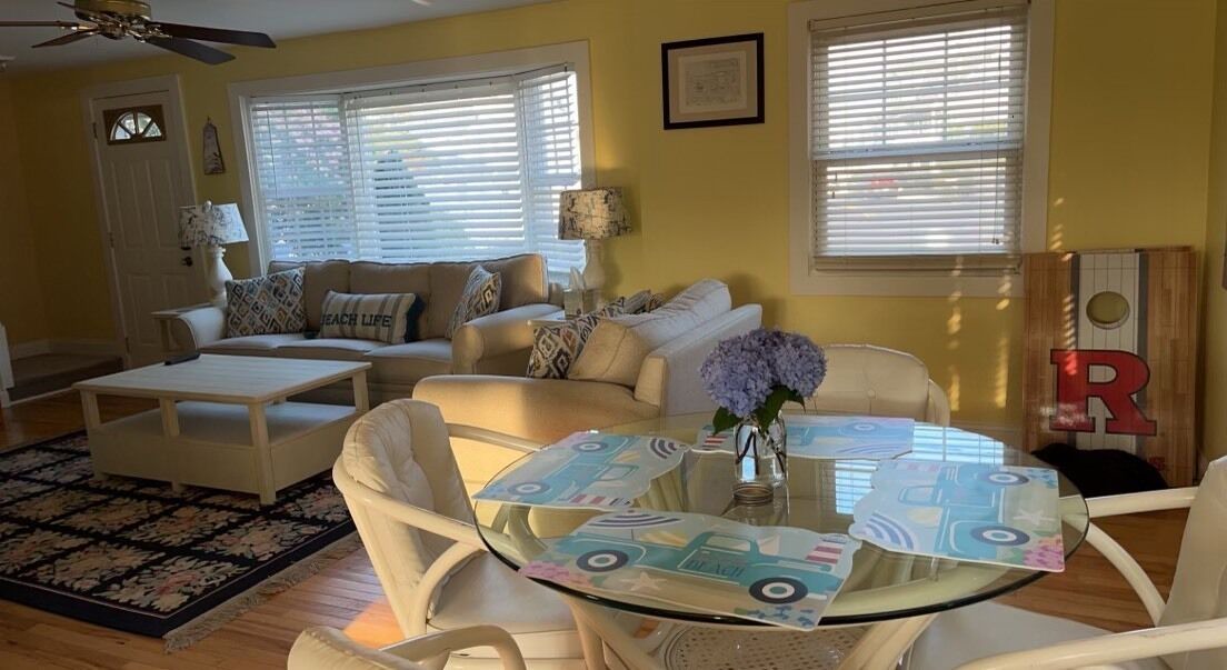 Photo of Livingroom in Beach Haven West