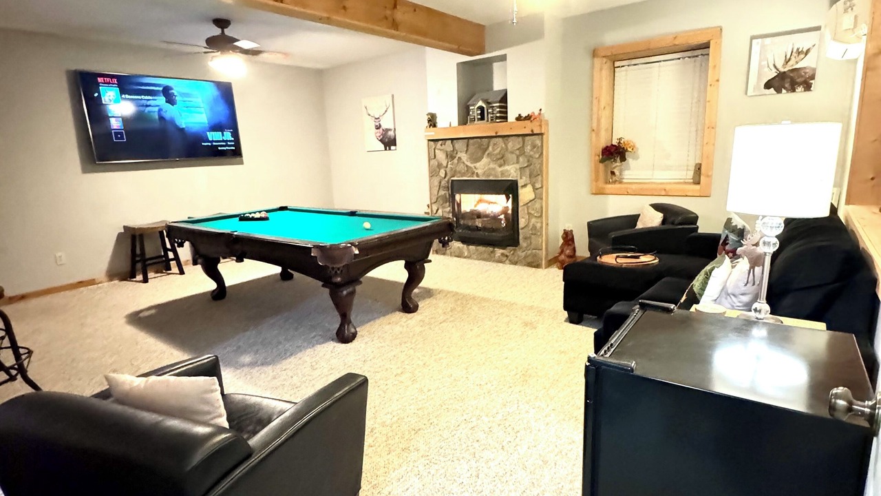 Photo of Livingroom in Seven Devils