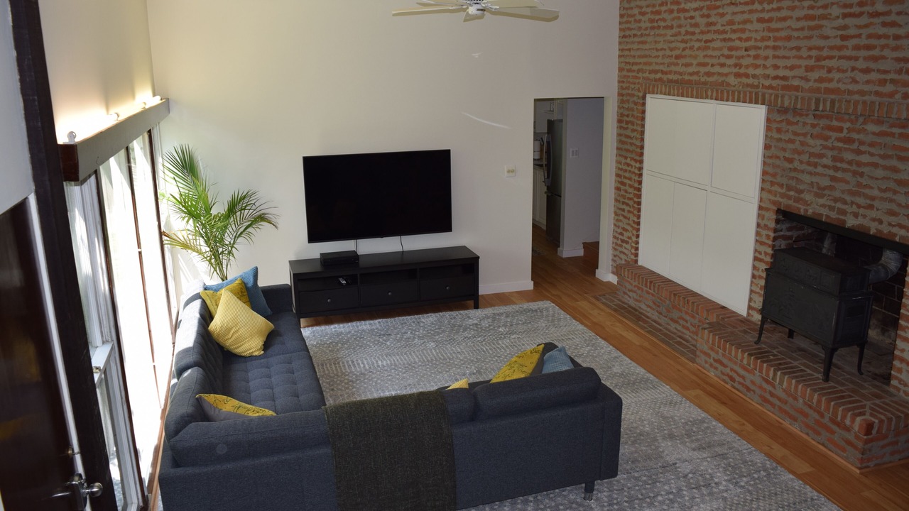 Photo of Livingroom in Brookmont