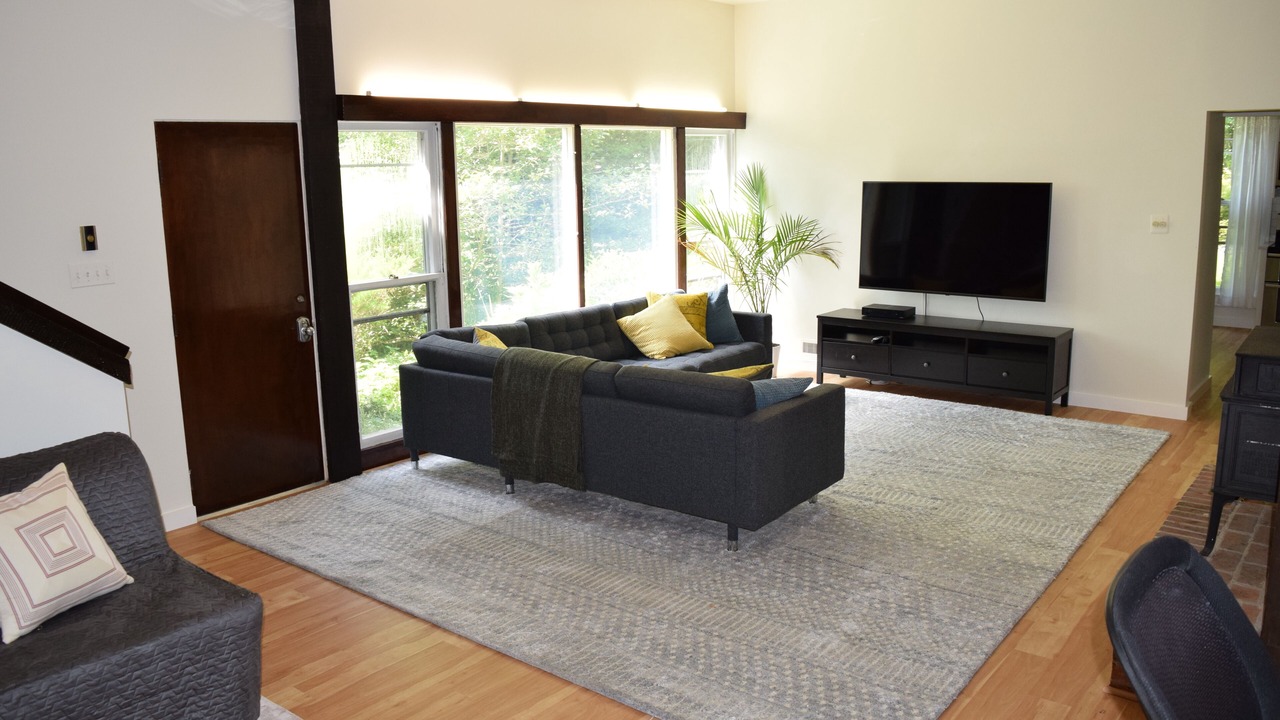 Photo of Livingroom in Brookmont